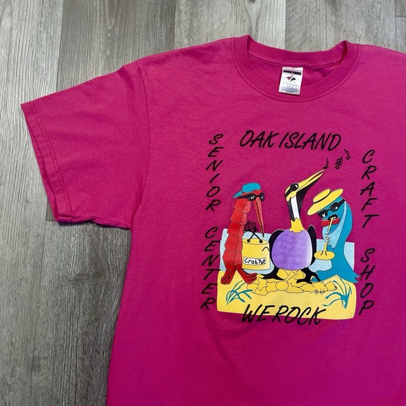 VTG Oak Island North Carolina Senior Center Size Large Pink Jazz Animals Tshirt - Picture 1 of 5